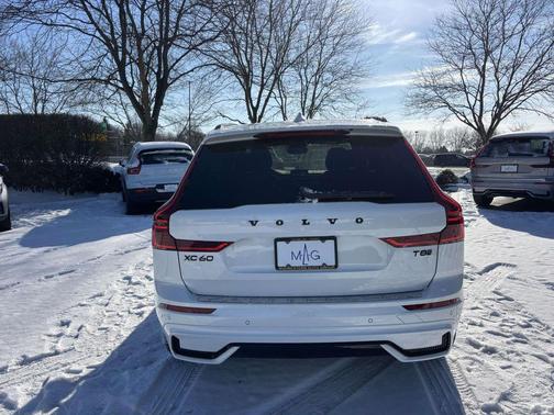 2026 Volvo XC60 Plug-In Hybrid T8 Ultra Black Edition