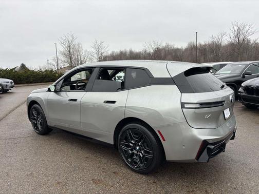 2026 BMW iX xDrive45