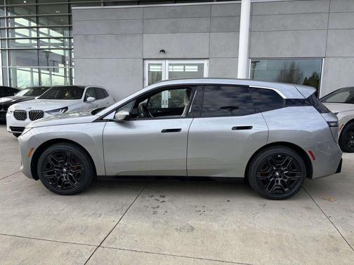2026 BMW iX xDrive45