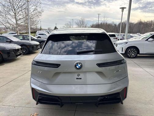 2026 BMW iX xDrive45
