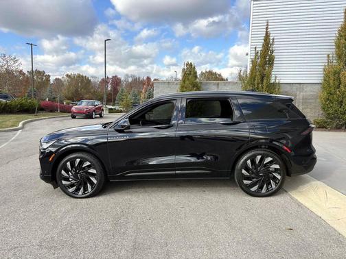 2024 Lincoln Nautilus Reserve