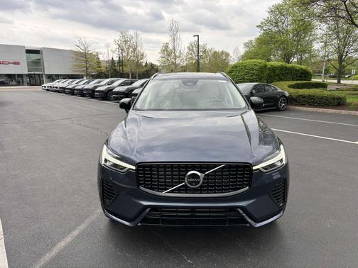 2025 Volvo XC60 Plug-In Hybrid T8 Plus