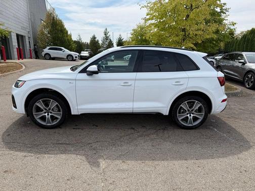 2025 Audi Q5 45 S line Premium