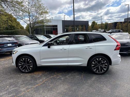 2026 Volvo XC60 B5 Ultra