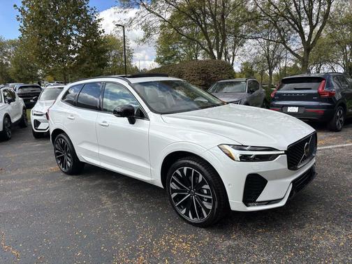 2026 Volvo XC60 B5 Ultra