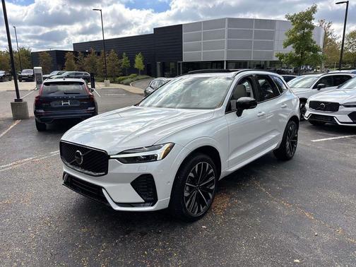 2026 Volvo XC60 B5 Ultra