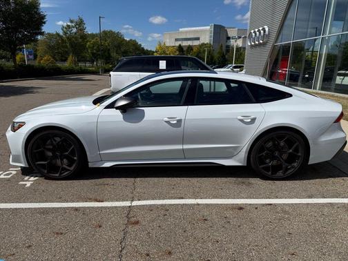 2025 Audi RS 7 4.0T Performance