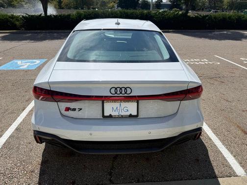 2025 Audi RS 7 4.0T Performance