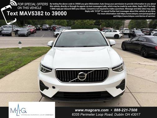 2025 Volvo XC40 B5 Core Bright Theme
