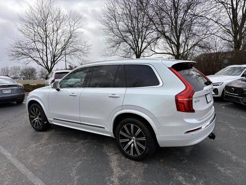 2023 Volvo XC90 B5 Plus