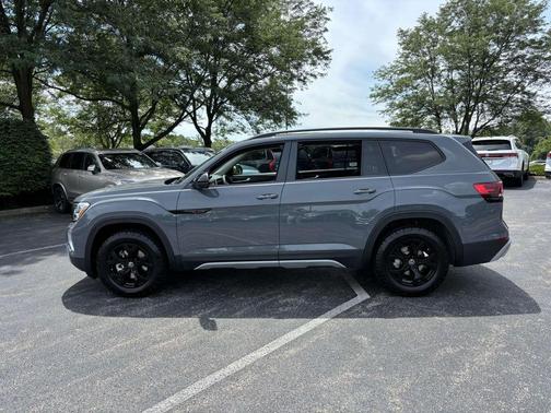 2025 Volkswagen Atlas 2.0T Peak Edition