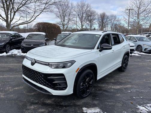 2026 Volkswagen Tiguan 2.0T SE R-Line Black 4MOTION