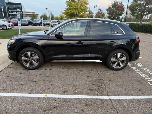 2023 Audi Q5 40 Premium