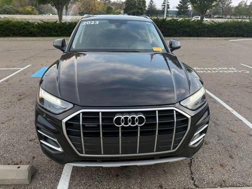 2023 Audi Q5 40 Premium