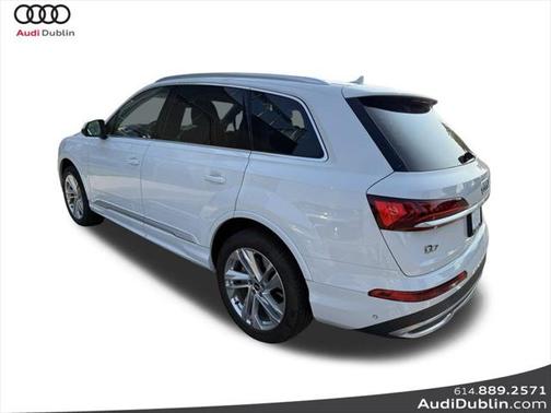 2022 Audi Q7 45 Premium Plus