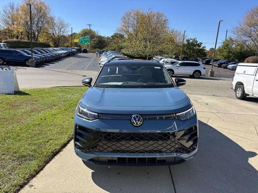 2026 Volkswagen Tiguan 2.0T SE R-Line Black 4MOTION