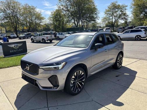 2026 Volvo XC60 B5 Ultra