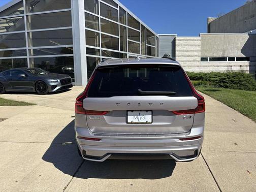 2026 Volvo XC60 B5 Ultra