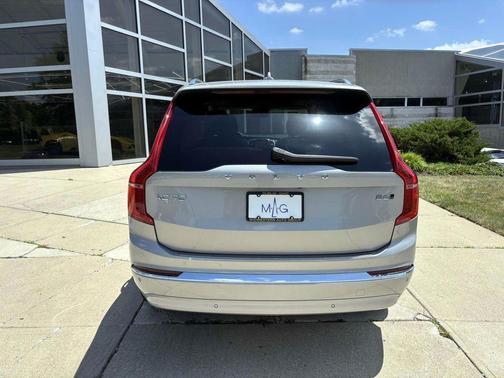 2023 Volvo XC90 B6 Plus 6-Seater