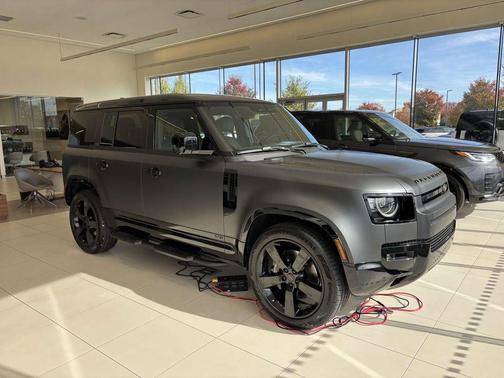 2026 Land Rover Defender 110 V8