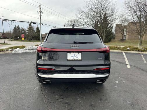 2025 Audi Q5 Premium TFSI quattro S tronic