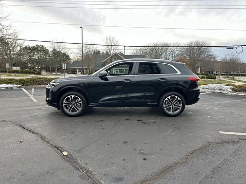 2025 Audi Q5 Premium TFSI quattro S tronic