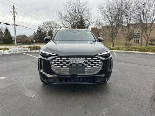 2025 Audi Q5 Premium TFSI quattro S tronic