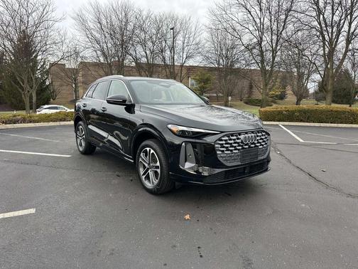 2025 Audi Q5 Premium TFSI quattro S tronic