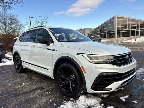 2023 Volkswagen Tiguan 2.0T SE R-Line Black 4MOTION