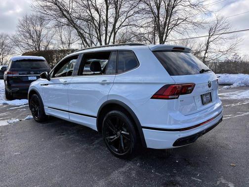2023 Volkswagen Tiguan 2.0T SE R-Line Black 4MOTION