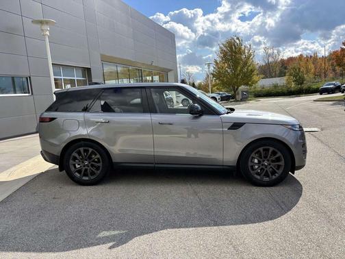 2024 Land Rover Range Rover Sport SE