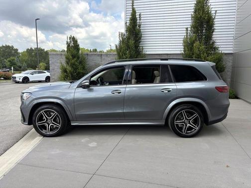 2024 Mercedes-Benz GLS 450 4MATIC
