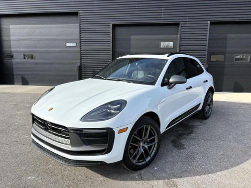 2025 Porsche Macan T