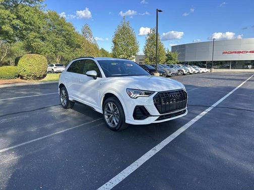 2025 Audi Q3 Premium 45 TFSI S line quattro Tiptronic