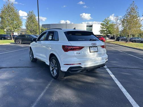 2025 Audi Q3 Premium 45 TFSI S line quattro Tiptronic