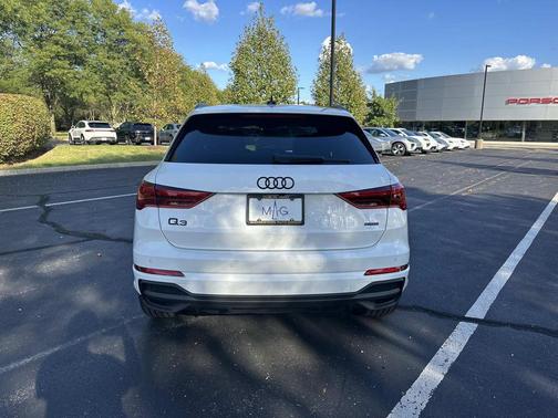 2025 Audi Q3 Premium 45 TFSI S line quattro Tiptronic
