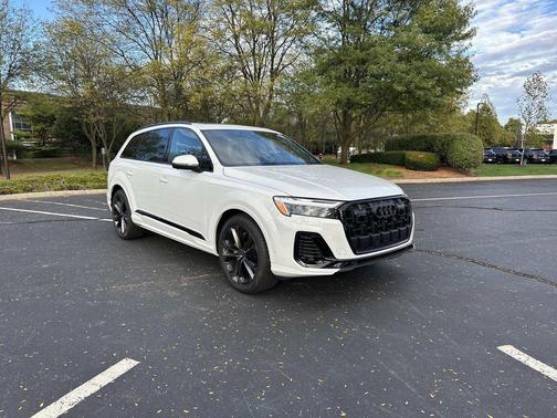 2025 Audi Q7 55 Premium Plus