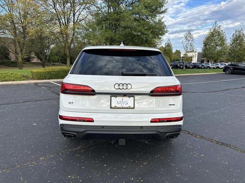 2025 Audi Q7 55 Premium Plus