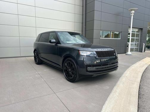 2025 Land Rover Range Rover P400 SE 7 Seat