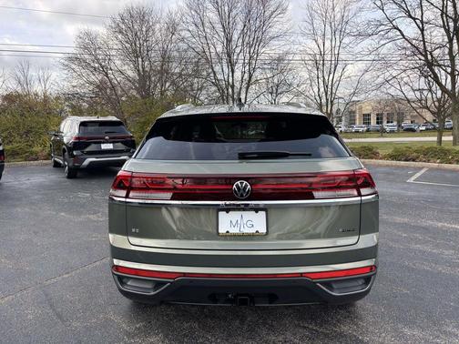 2026 Volkswagen Atlas Cross Sport 2.0T SE w/Technology 4MOTION