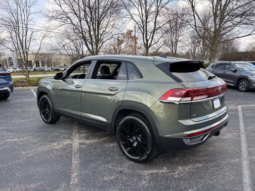 2026 Volkswagen Atlas Cross Sport 2.0T SE w/Technology 4MOTION