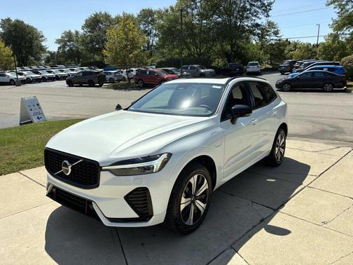 2025 Volvo XC60 Plug-In Hybrid T8 Core