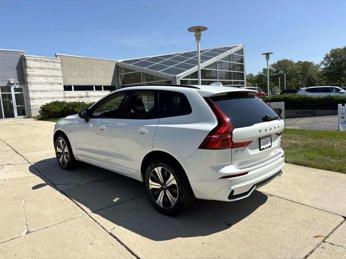 2025 Volvo XC60 Plug-In Hybrid T8 Core