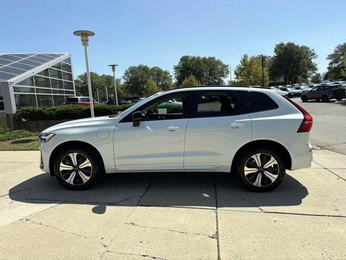 2025 Volvo XC60 Plug-In Hybrid T8 Core