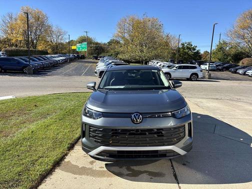 2025 Volkswagen Tiguan 2.0T SE 4MOTION