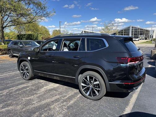 2026 Volkswagen Atlas 2.0T SEL Premium R-Line 4MOTION