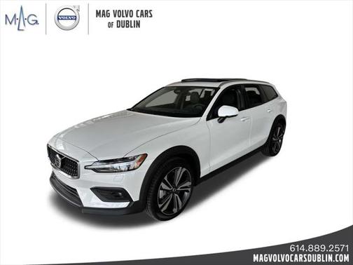 2025 Volvo V60 Cross Country B5 Plus