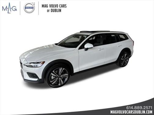 2025 Volvo V60 Cross Country B5 Plus
