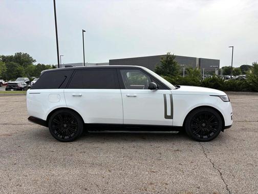 2025 Land Rover Range Rover P400 SE 7 Seat