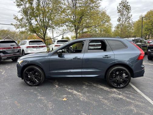 2026 Volvo XC60 B5 Ultra Black Edition